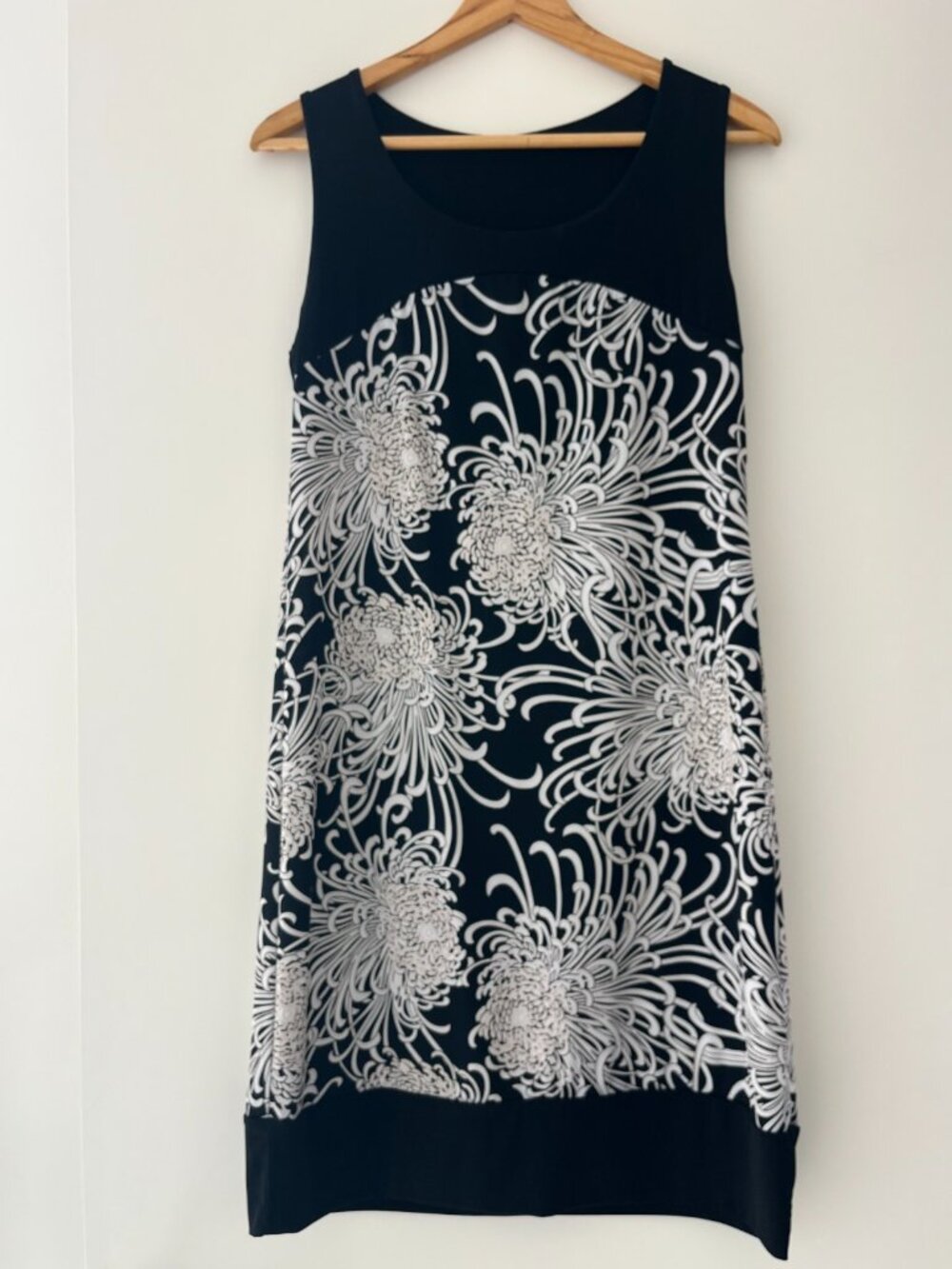 Discreet Floral Print Dress